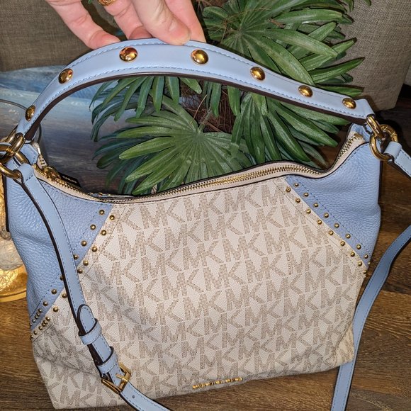 RARE Michael Kors Aria Signature Shoulder Bag. Vanilla & Pale Skye Blue - Picture 4 of 14